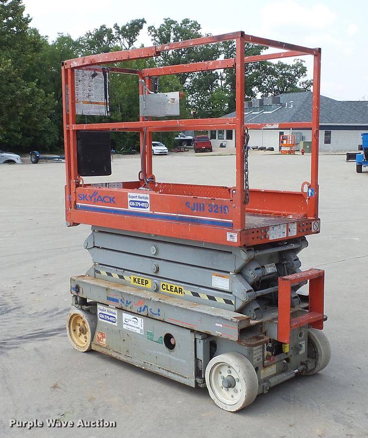 image for item DD7340 2008 Sky Jack SJIII 3219 scissor lift