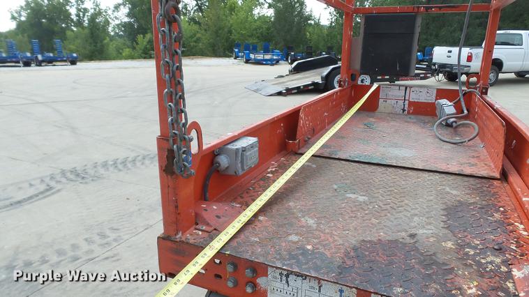 image for item DD7340 2008 Sky Jack SJIII 3219 scissor lift