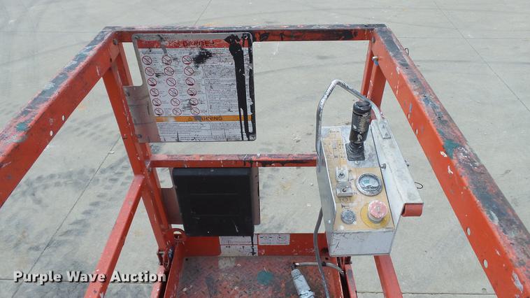 image for item DD7340 2008 Sky Jack SJIII 3219 scissor lift