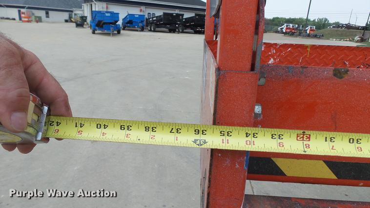 image for item DD7340 2008 Sky Jack SJIII 3219 scissor lift