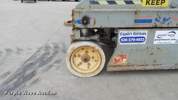 image for item DD7340 2008 Sky Jack SJIII 3219 scissor lift