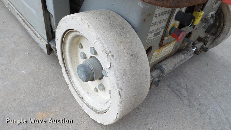 image for item DD7340 2008 Sky Jack SJIII 3219 scissor lift