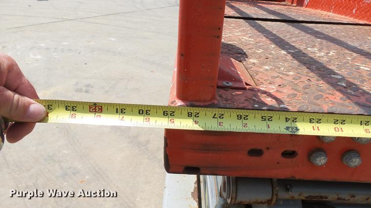 image for item DD7341 2008 Sky Jack SJIII 3219 scissor lift