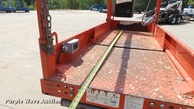 image for item DD7341 2008 Sky Jack SJIII 3219 scissor lift
