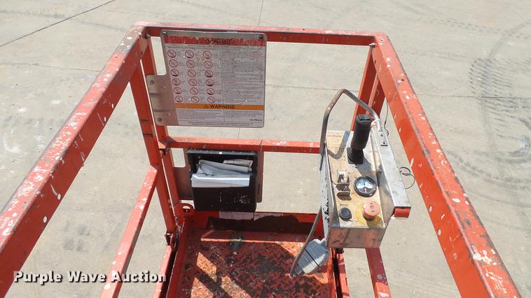 image for item DD7341 2008 Sky Jack SJIII 3219 scissor lift