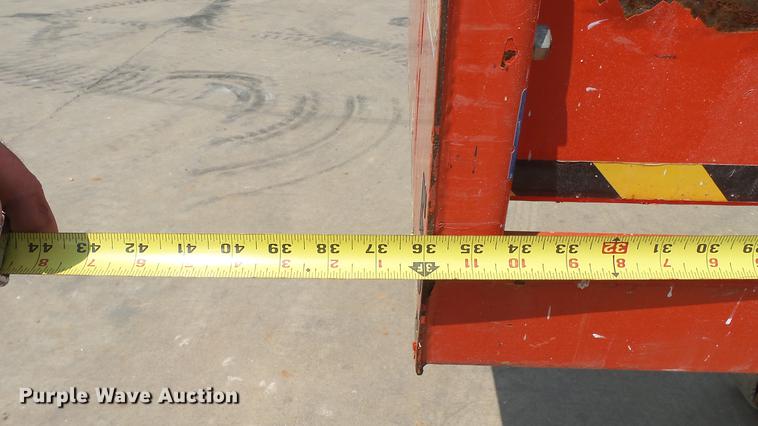 image for item DD7341 2008 Sky Jack SJIII 3219 scissor lift
