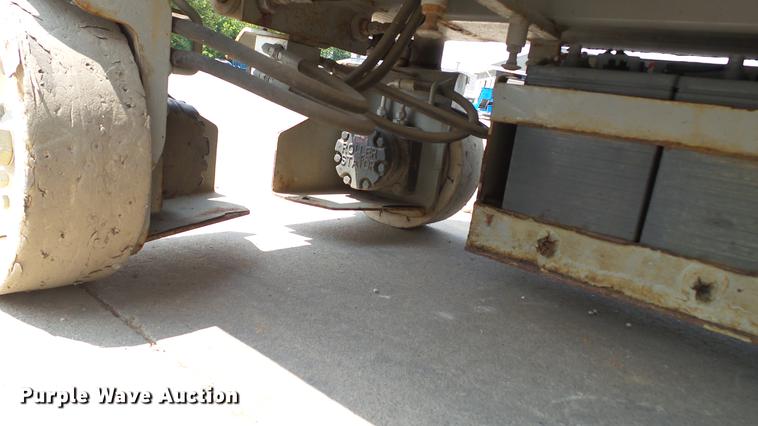 image for item DD7341 2008 Sky Jack SJIII 3219 scissor lift