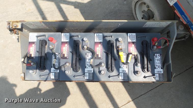 image for item DD7341 2008 Sky Jack SJIII 3219 scissor lift