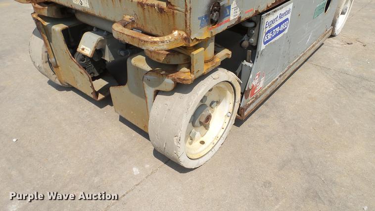 image for item DD7341 2008 Sky Jack SJIII 3219 scissor lift