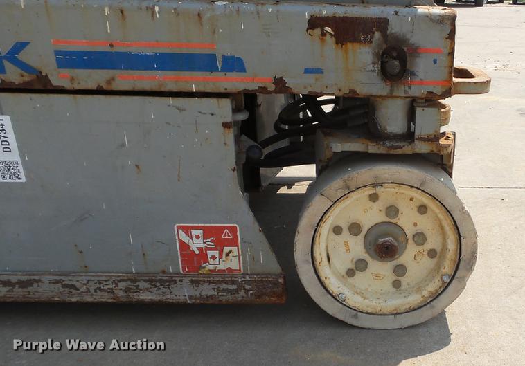 image for item DD7341 2008 Sky Jack SJIII 3219 scissor lift