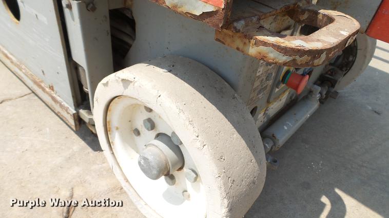 image for item DD7341 2008 Sky Jack SJIII 3219 scissor lift