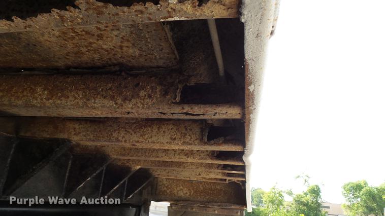 image for item DD7359 1989 Ford LT9000 dump truck