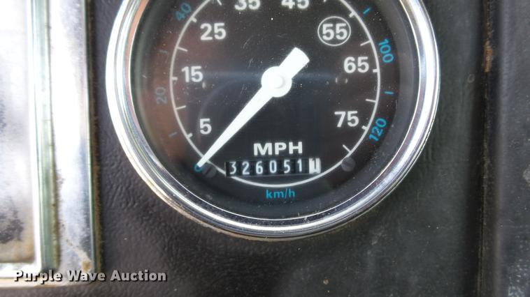 image for item DD7359 1989 Ford LT9000 dump truck