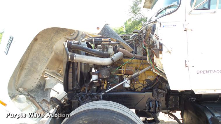 image for item DD7359 1989 Ford LT9000 dump truck