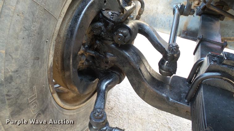 image for item DD7359 1989 Ford LT9000 dump truck