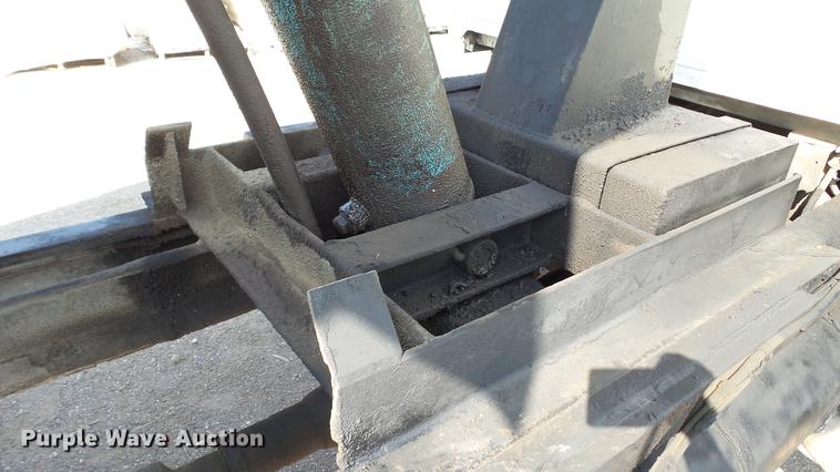 image for item DD7359 1989 Ford LT9000 dump truck