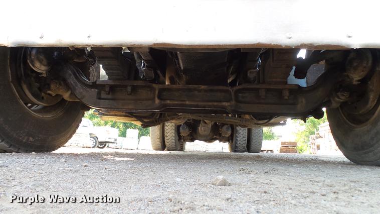 image for item DD7359 1989 Ford LT9000 dump truck