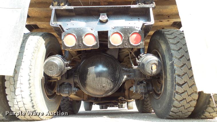 image for item DD7359 1989 Ford LT9000 dump truck