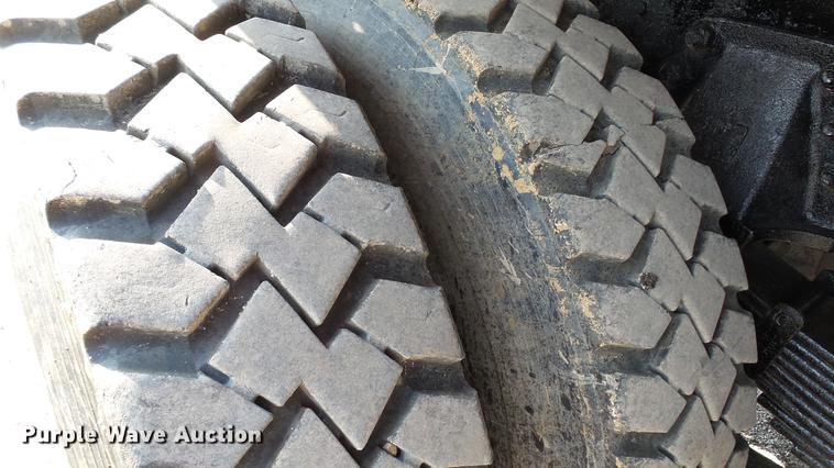 image for item DD7359 1989 Ford LT9000 dump truck