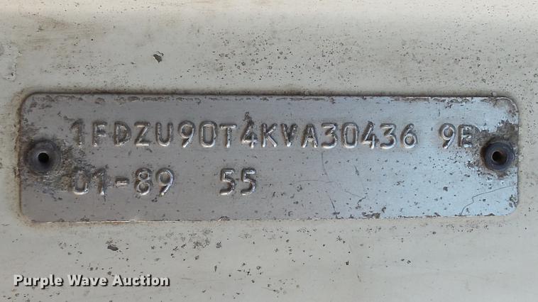 image for item DD7359 1989 Ford LT9000 dump truck