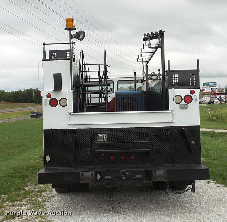 image for item DD7366 2001 Freightliner FL70 service truck