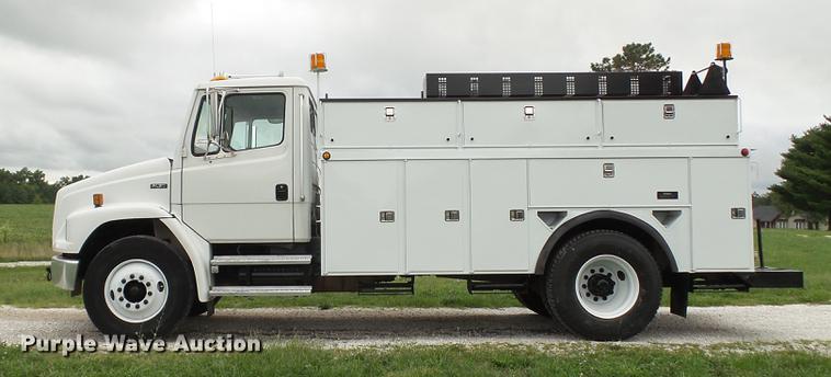 image for item DD7366 2001 Freightliner FL70 service truck