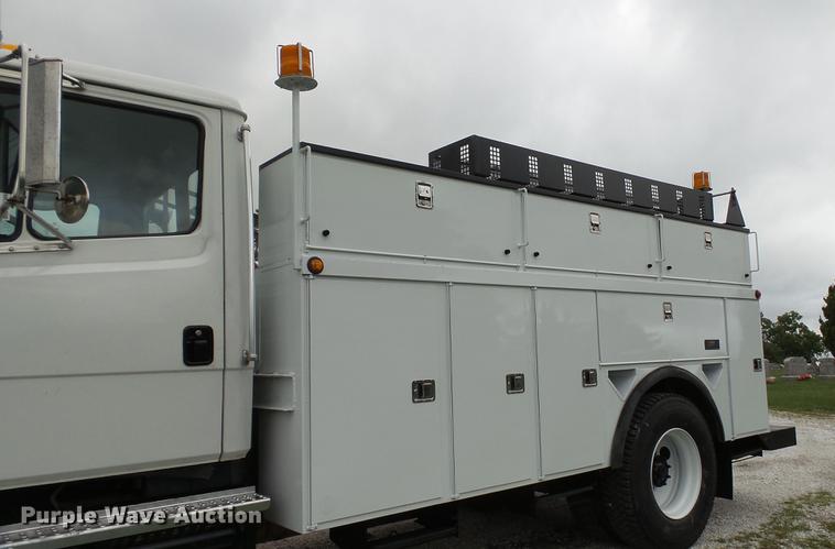 image for item DD7366 2001 Freightliner FL70 service truck