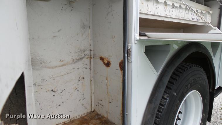 image for item DD7366 2001 Freightliner FL70 service truck