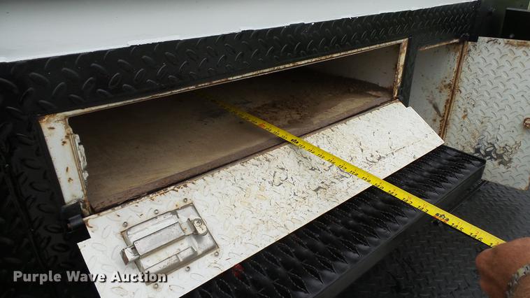 image for item DD7366 2001 Freightliner FL70 service truck