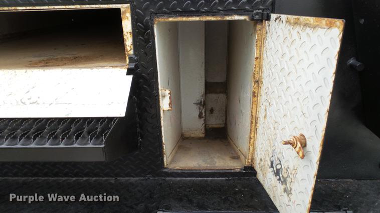 image for item DD7366 2001 Freightliner FL70 service truck