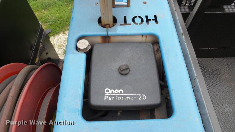 image for item DD7366 2001 Freightliner FL70 service truck