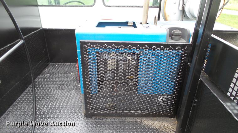 image for item DD7366 2001 Freightliner FL70 service truck