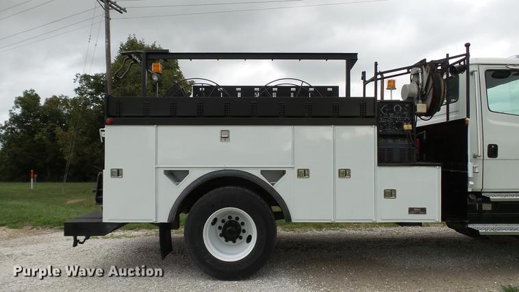 image for item DD7366 2001 Freightliner FL70 service truck