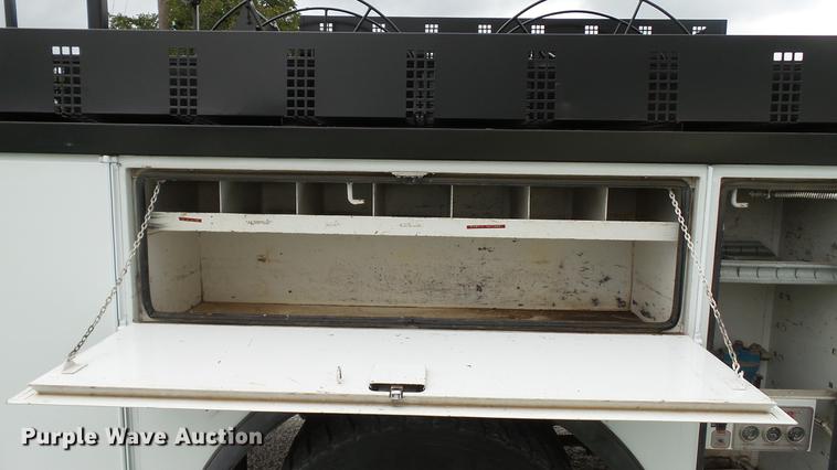 image for item DD7366 2001 Freightliner FL70 service truck