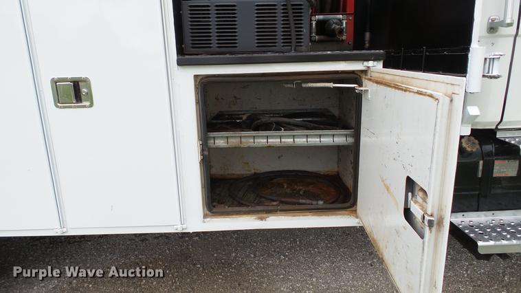 image for item DD7366 2001 Freightliner FL70 service truck