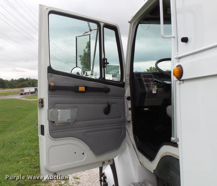image for item DD7366 2001 Freightliner FL70 service truck