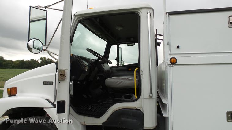 image for item DD7366 2001 Freightliner FL70 service truck