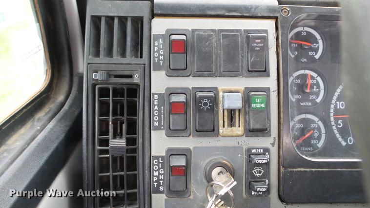 image for item DD7366 2001 Freightliner FL70 service truck