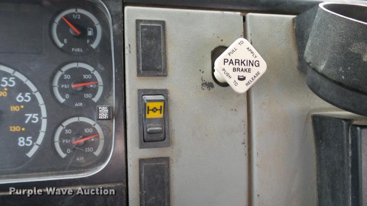 image for item DD7366 2001 Freightliner FL70 service truck