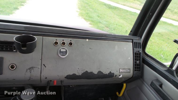 image for item DD7366 2001 Freightliner FL70 service truck