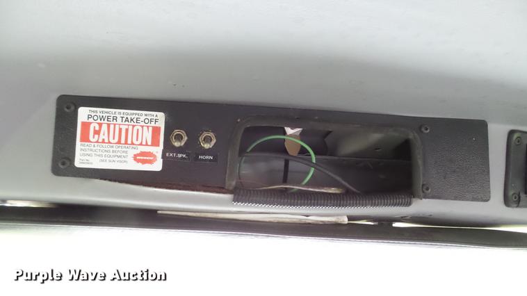 image for item DD7366 2001 Freightliner FL70 service truck