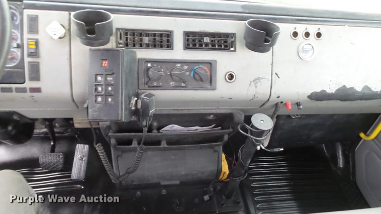 image for item DD7366 2001 Freightliner FL70 service truck