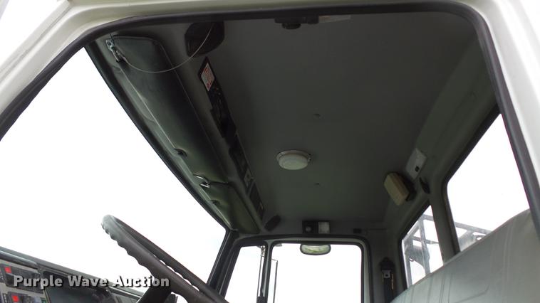 image for item DD7366 2001 Freightliner FL70 service truck