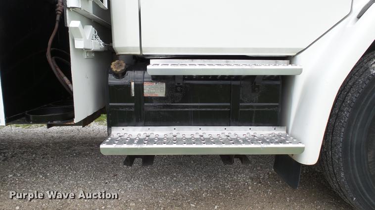 image for item DD7366 2001 Freightliner FL70 service truck