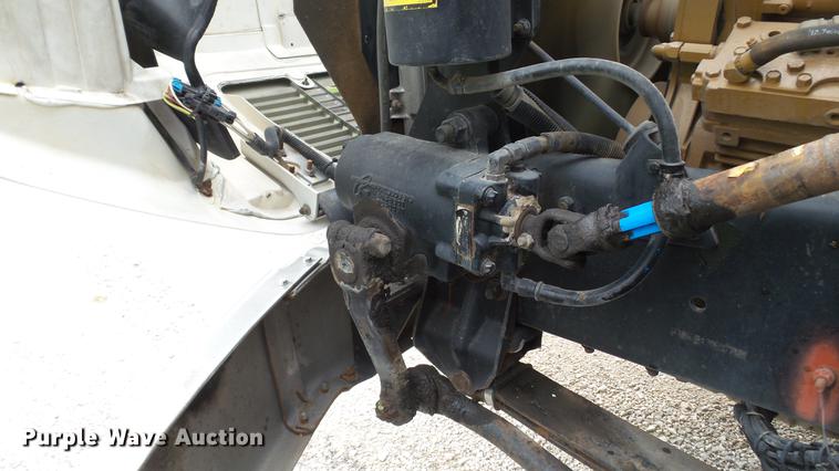 image for item DD7366 2001 Freightliner FL70 service truck