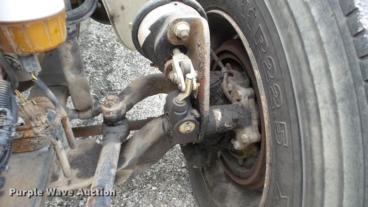 image for item DD7366 2001 Freightliner FL70 service truck