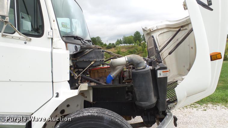 image for item DD7366 2001 Freightliner FL70 service truck