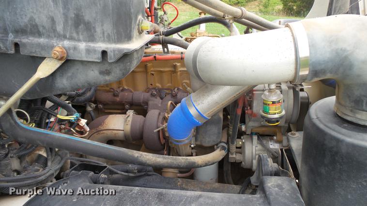 image for item DD7366 2001 Freightliner FL70 service truck