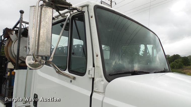 image for item DD7366 2001 Freightliner FL70 service truck