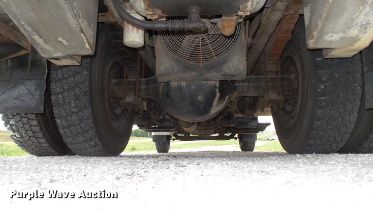 image for item DD7366 2001 Freightliner FL70 service truck